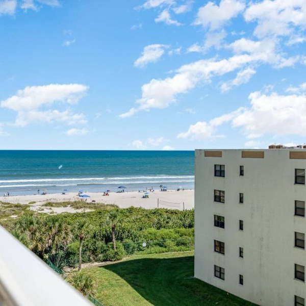 Sandcastles condo 614, great side ocean view and fantastic reviews