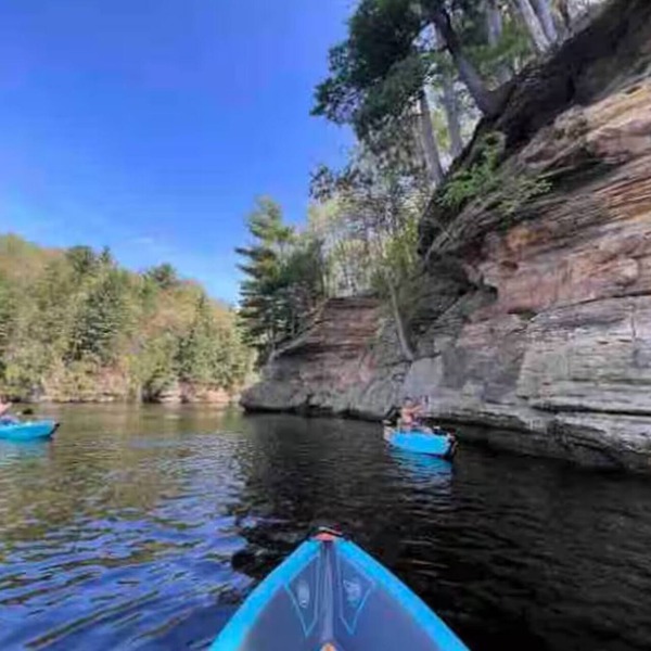 Sandstone Rustic Retreat & Dells Domes - 9 units- Sleeps 26