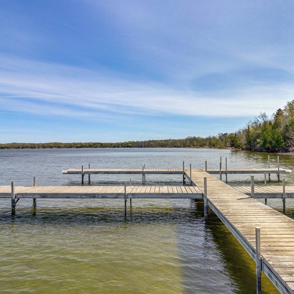 Sandy Beach & Boat Dock! Gull Lake Resort Cabin