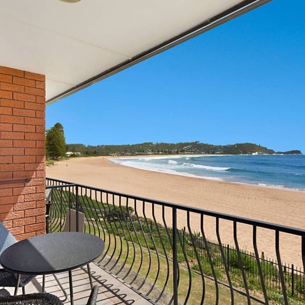 Sandy Cheeks - Sunny Beachfront Location