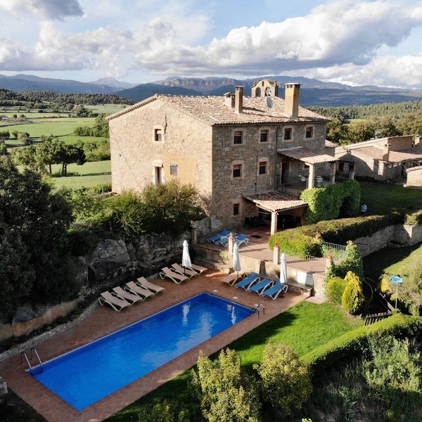 Sant Grau 2 Apartment with Mountain Views, Shared Pool and Wi-Fi