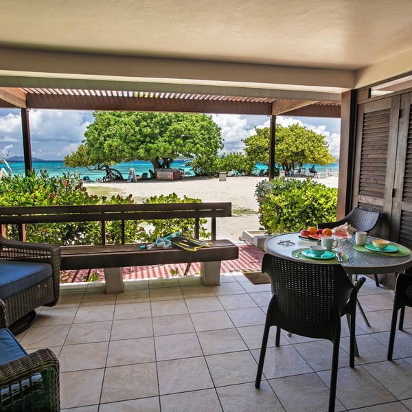 Sapphire Beachfront, Step Right to the Beach, WIFI, Great Views Generator