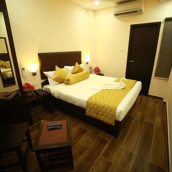 Sapphire Inn