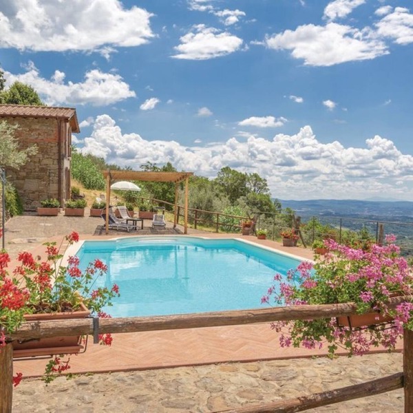 Sauna e Idromassaggio con Vista a Loro Ciuffenna !