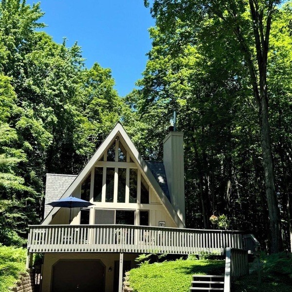 Scenic Harbor Springs A-frame Minutes from Downtown Harbor Springs and Petoskey