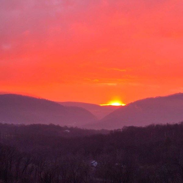 Scenic Mountain Family Retreat, Private Pool w/Panoramic Views, Modern Interior