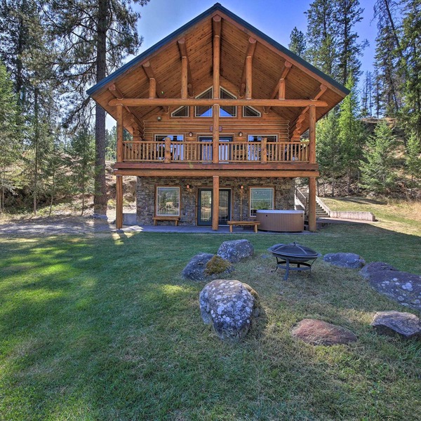 Scenic Riverfront Retreat w/Hot Tub & Kayaks!