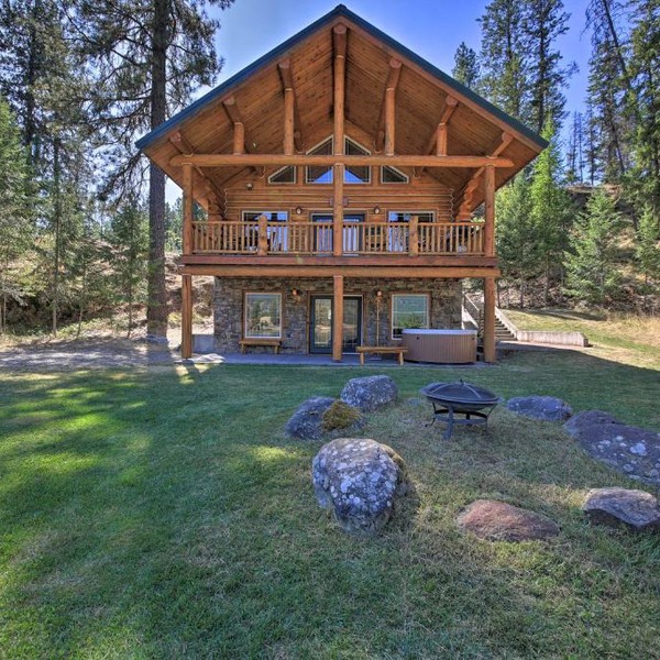 Scenic Riverfront Retreat w/Hot Tub & Kayaks!