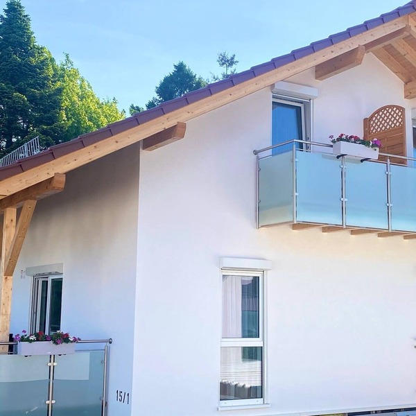 Schönes helles Studio-Appartement mit großem Balkon