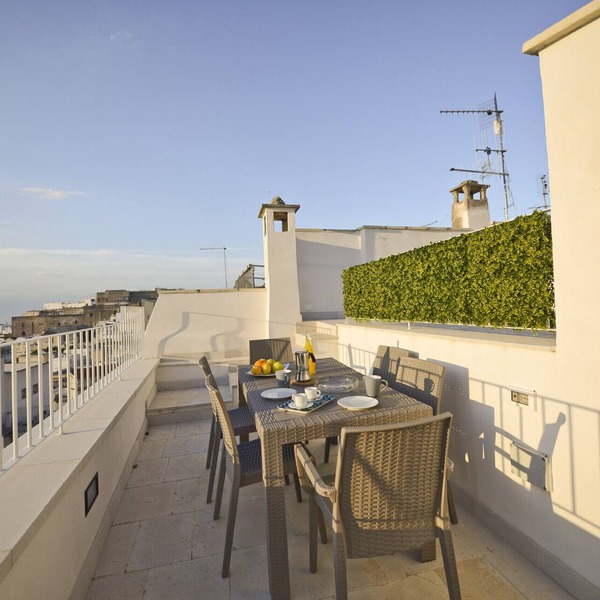 Scirocco Apartment with Terrace by Wonderful Italy
