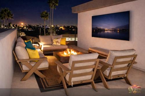 Scottsdale 3BR with Private XL Rooftop, 2Car Garage, Heated Pool & Hot Tub, EV L2, 12min to Airport