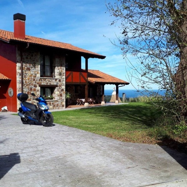 Sea and Mountain "Pet Friendly" EBI00056