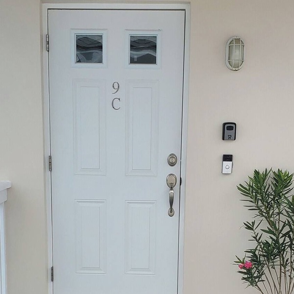 Sea Biscuit- Beachfront Community with Pool and Restaurant