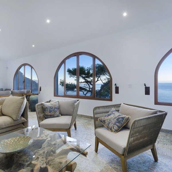 Sea front house with astounding views