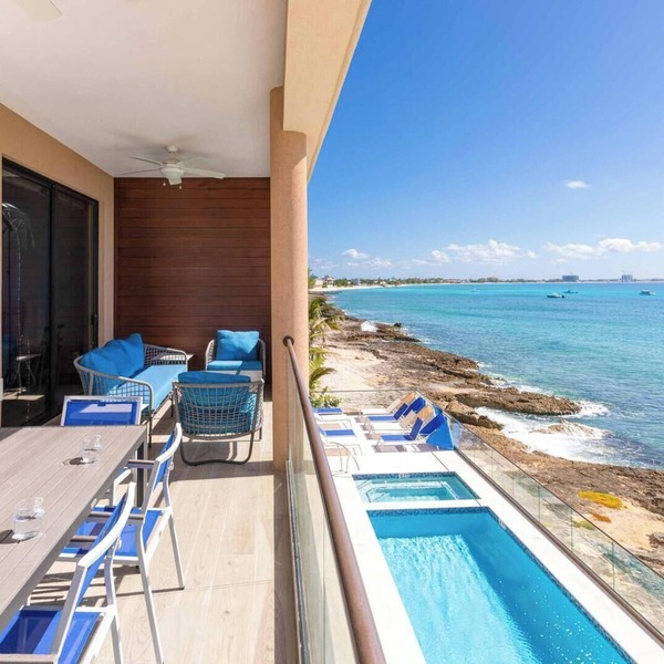 SeaDreams #4: New West Bay Beach Condos w/Oceanfront Pool, Heated Spa + Rooftop