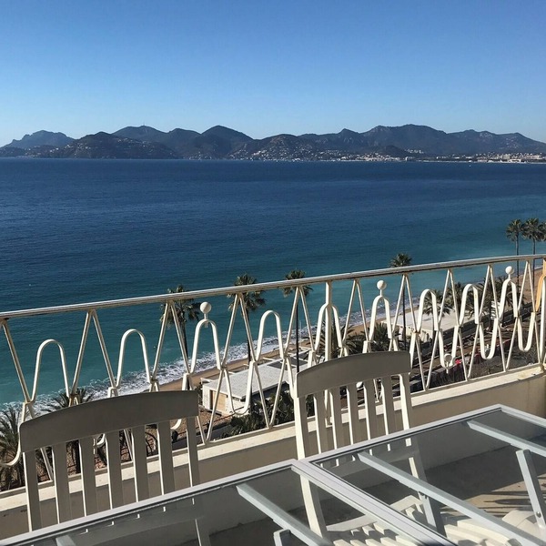 Seafront, panoramic view of Cannes bay, top floor terrace