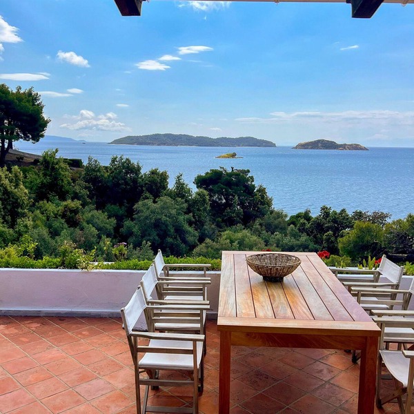 Seafront Villa with amazing view just 30 meters from semi-private beach