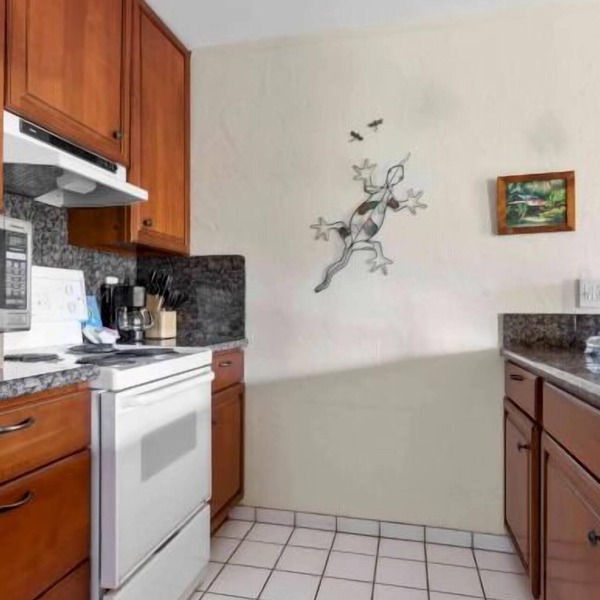 Seaside Sanctuary! 4 Amazing Suites w/Garden View | Close to Nearest Beach