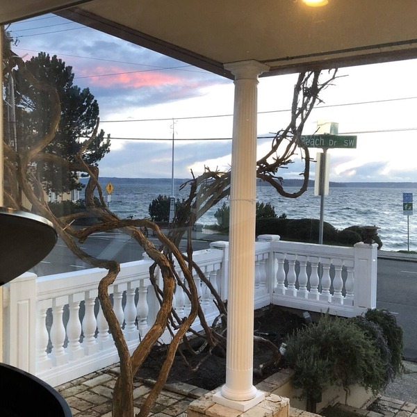 Seattle La Rustica Luxury Waterfront Beach Villa