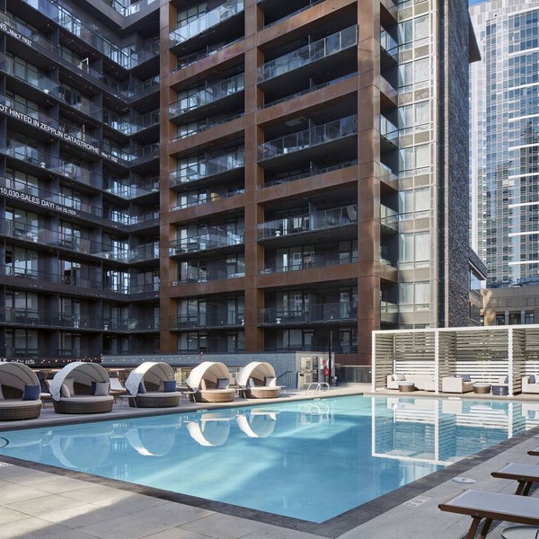 Seattle Luxury Suite: 2BR w/Full Kitchen, Balcony & Resort-Style Amenities!