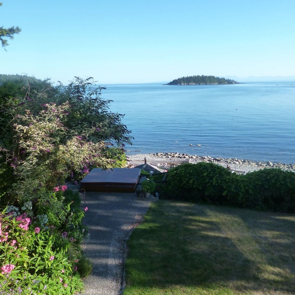 Sechelt Oceanfront Suite