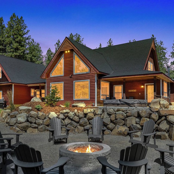 Secluded acreage with hot tub and game room