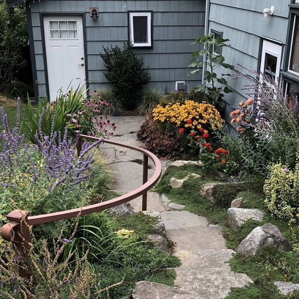 Secluded Backyard Cottage on Walkable Phinney Ridge