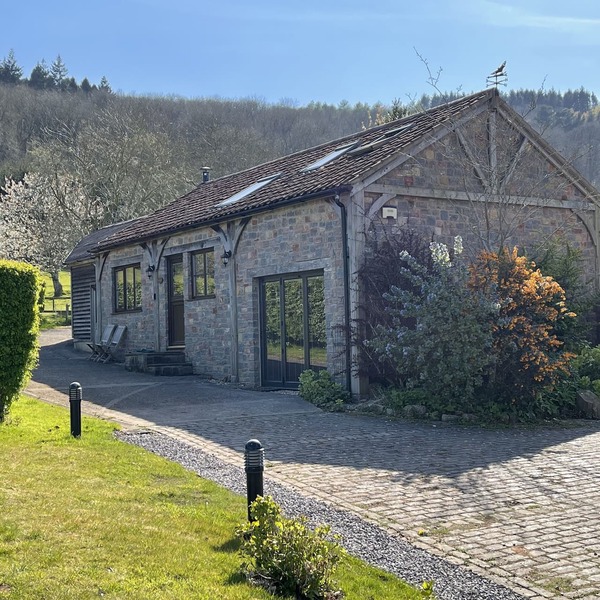 Secluded converted Barn nestled on the North slopes of the Mendips.