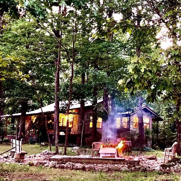 Secluded Lakefront House Nestled in the Woods for an Unforgettable Adventure in Nature in Williford, Arkansas