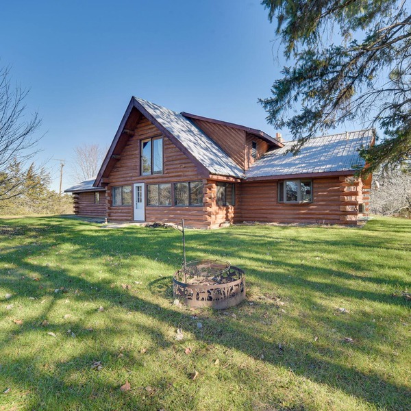 Secluded Log Cabin < 1 Mi to Munger State Trail!