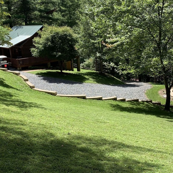 Secluded Mountain Home Nestled in a Private River Community, Wi-Fi, Fire Pit,