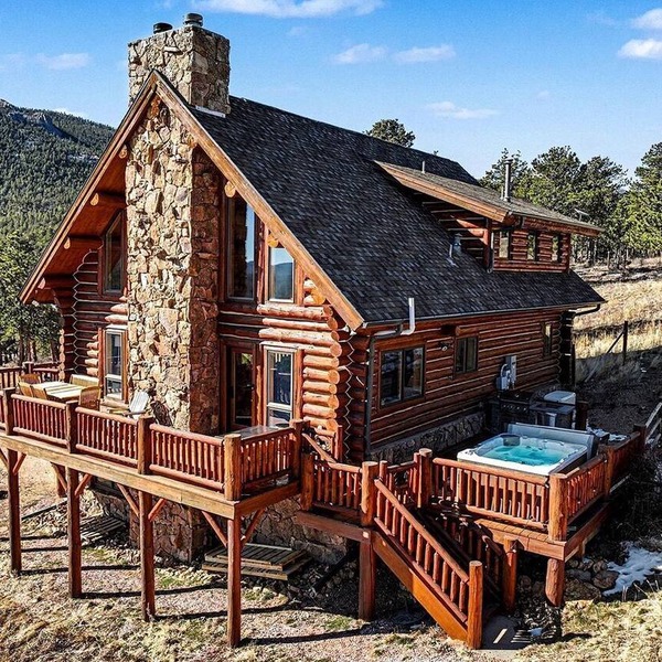Secluded Mountain Log Cabin with Hot Tub, Fireplace & 61 Private Acres