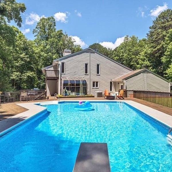 Secluded Oasis in Asheville! Game Room, Movie Theater, and Hot Tub * 20 min to Biltmore!