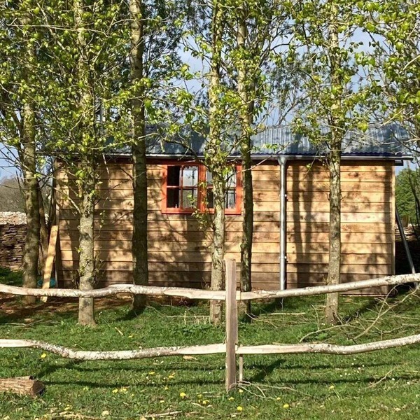 Secluded off grid Shepherd's Hut