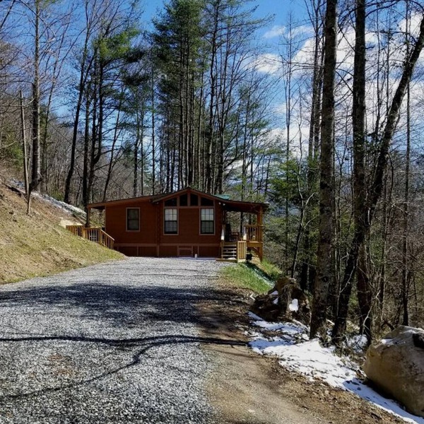 Secluded Romantic Cabin with Hot Tub and Pet Friendly