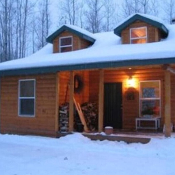 Secluded Serenity - Rustic Cabin Nestled in the Northwoods