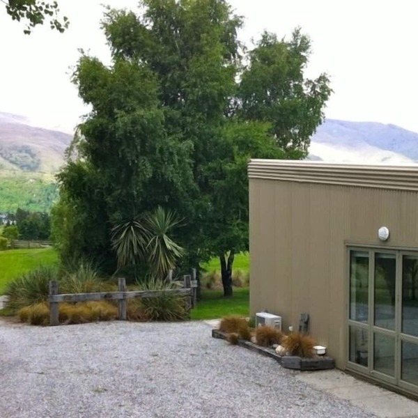 Secluded split level 1 bedroom flat