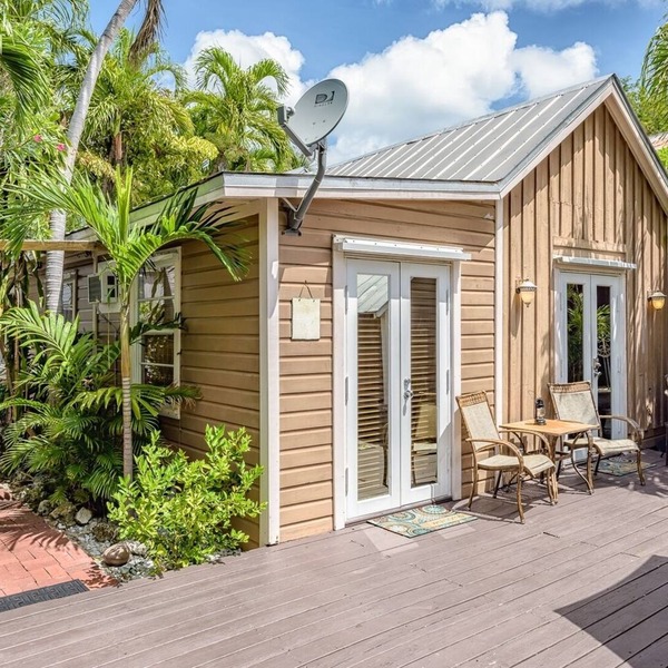 Secret Courtyard-2 bedroom 2 bath just steps off Duval street.