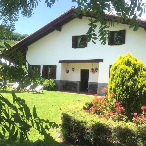 Self catering Etxaburu for 8 people