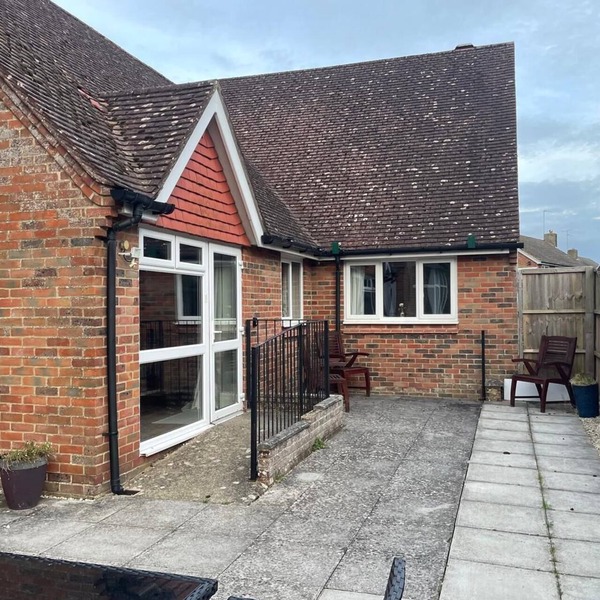 Self contained large annexe just 15 mins from Stonehenge