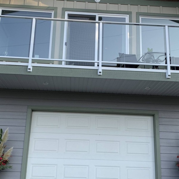 Self contained suite, all you will need for your stay in Oceanside Chemainus.nn