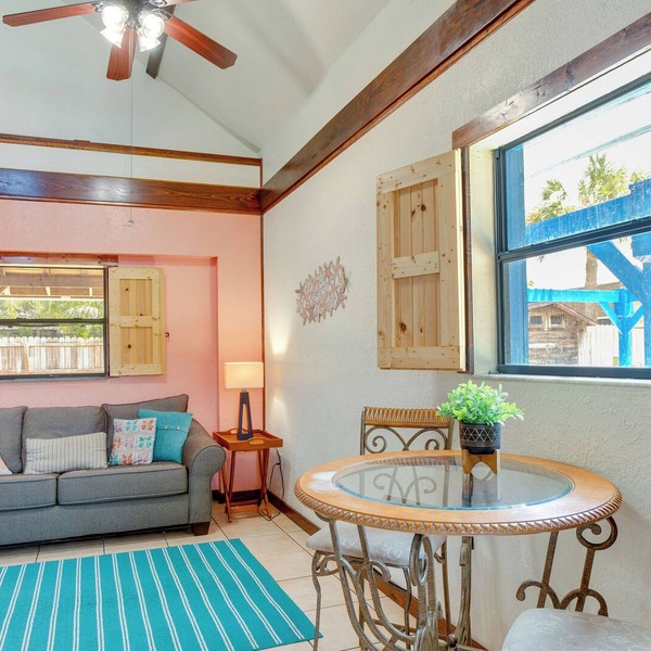 Seminole Oasis w/ Shared Pool, Grill & Patio!