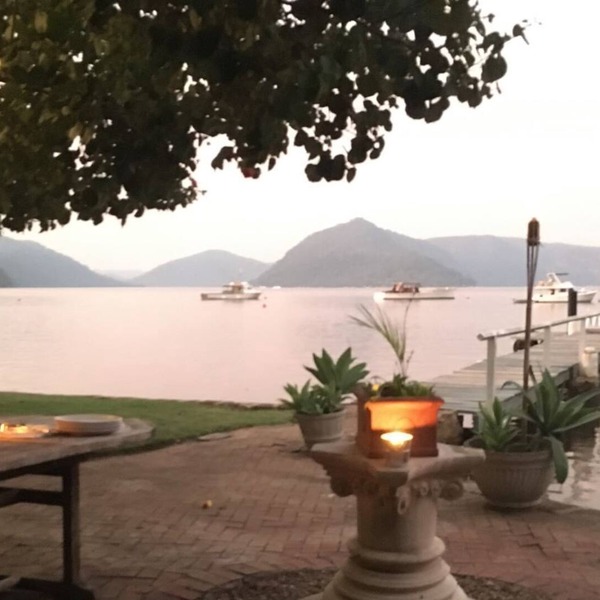 sensational views . SUNNY CORNER . open fire HAWKESBURY RIVER . arrive by boat
