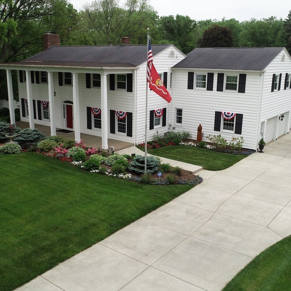 SEPARATE Guest Suite in Stately Home - Minutes to Cedar Point