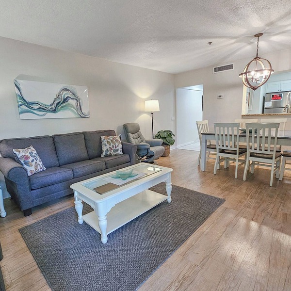 Serene 2 bedroom, 2 bath lodge, with full access to amenities, 101AC