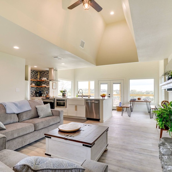 Serene Burnet Getaway w/Buchanan Lake Views!