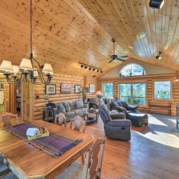 Serene Driggs Cabin ~ 10 Mi to Grand Targhee!