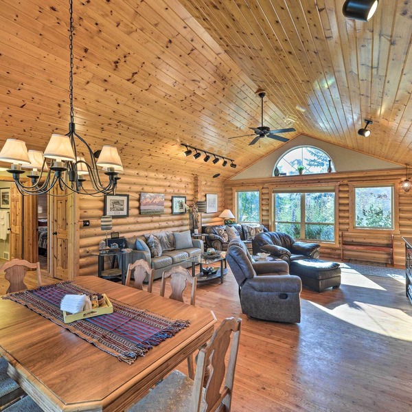 Serene Driggs Cabin ~ 10 Mi to Grand Targhee!