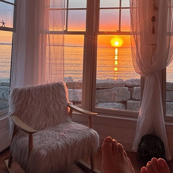 Serene Quintessential Maine 3-bedroom beach house with AC in beautiful Saco