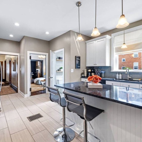 Serene, Smart, Spacious. Near Downtown, In A Quiet Neighborhood